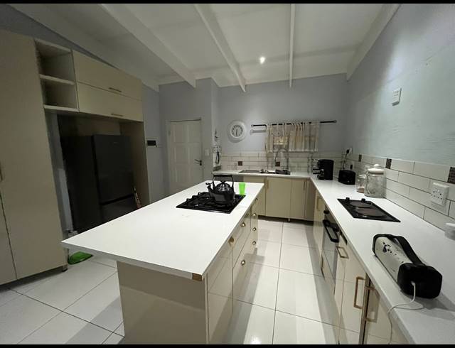 3 BEDROOM TOWNHOUSE FOR SALE IN WATERVAL EAST